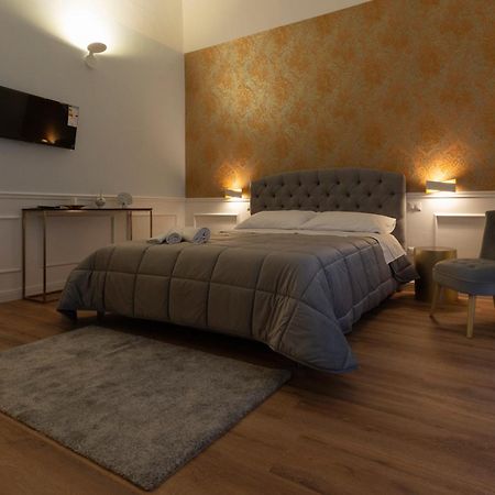 Ferienwohnung Dimora Luxury Alessia Bari Exterior foto