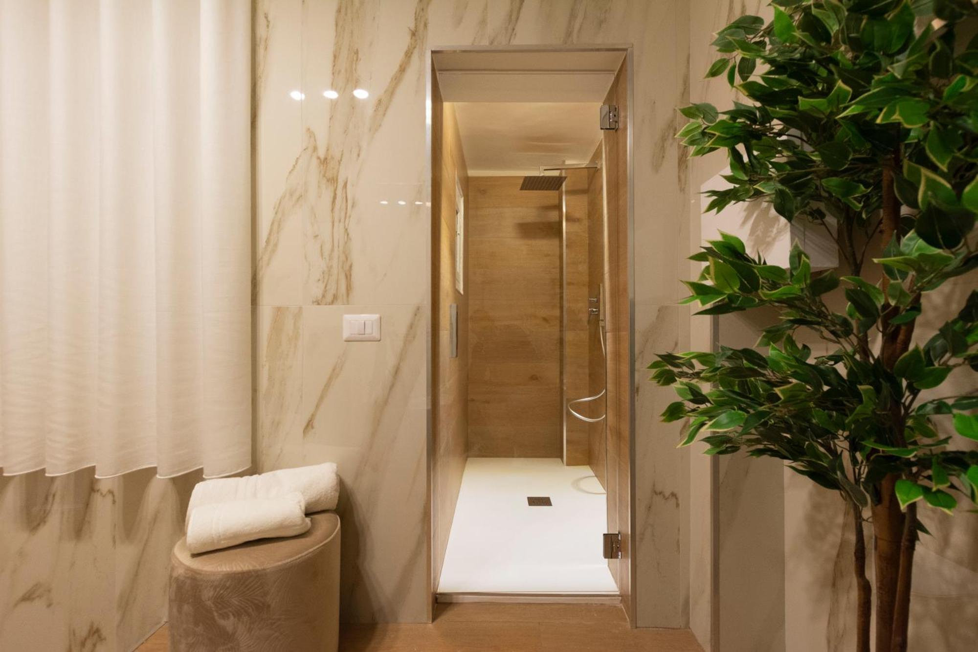 Ferienwohnung Dimora Luxury Alessia Bari Exterior foto